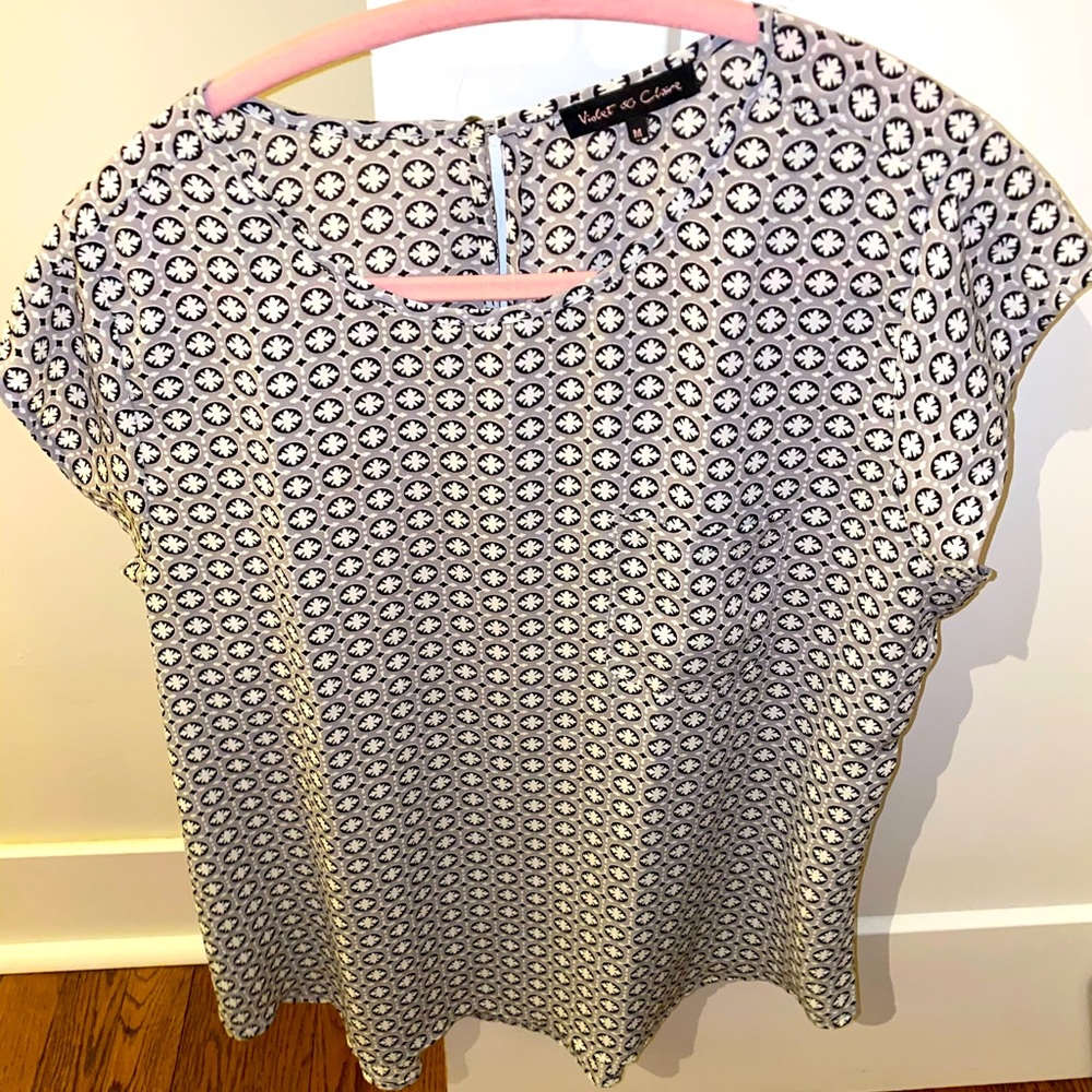 Violet & Claire printed short sleeve blouse
